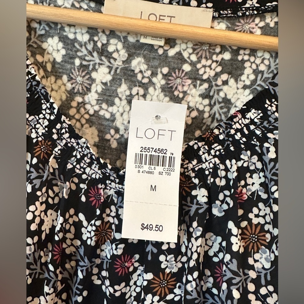 Loft flutter sleeve floral top - Picture 5 of 6